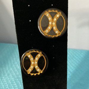 Vintage * Clip Earrings